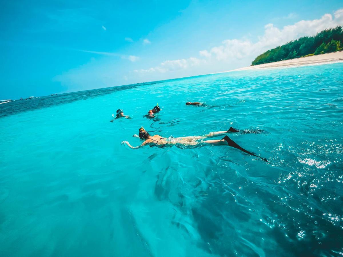 Zanzibella Hotel & Spa Kiwengwa  Extérieur photo Snorkeling in the Maldives