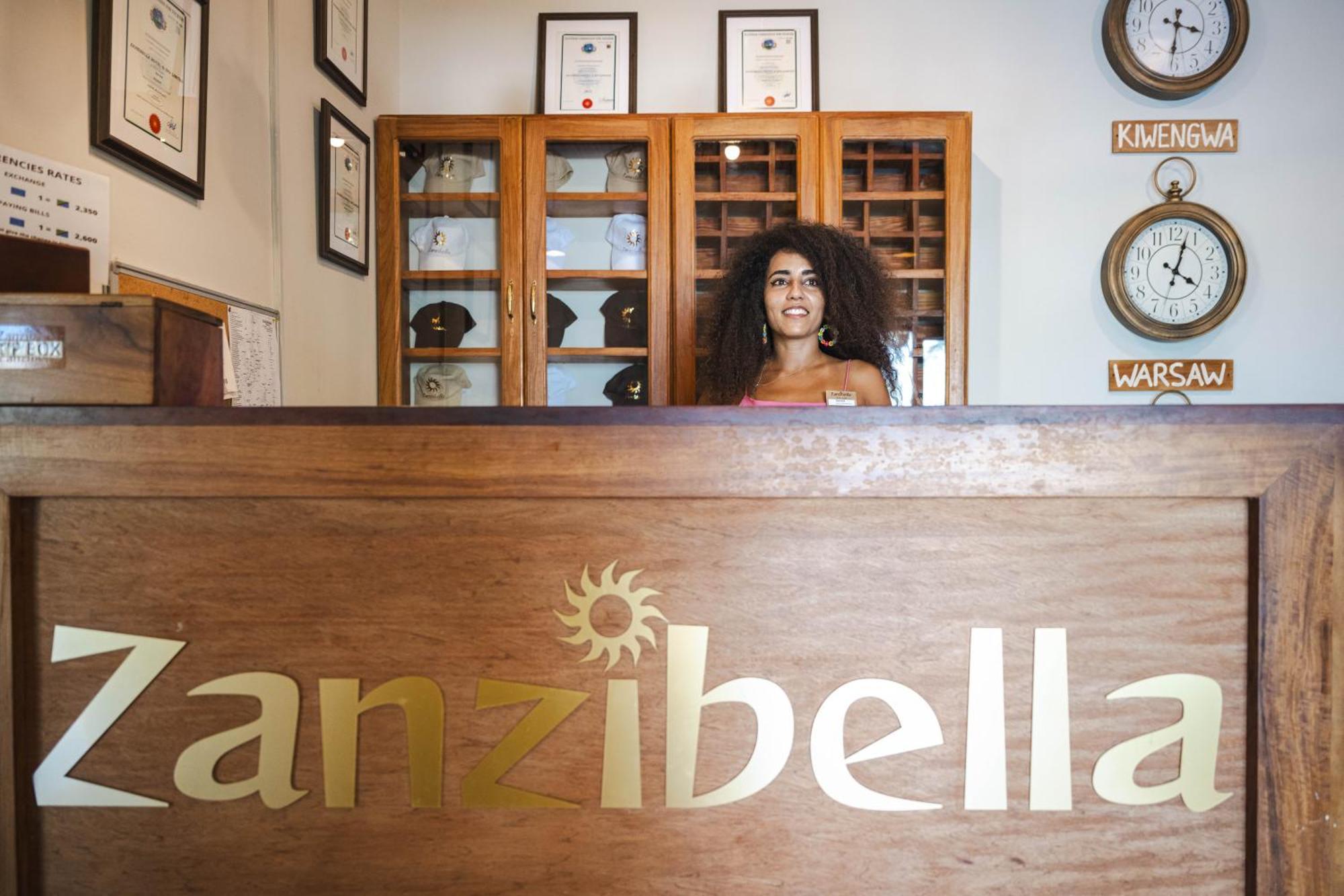 Zanzibella Hotel & Spa Kiwengwa  Extérieur photo Reception desk at a Zaribella salon